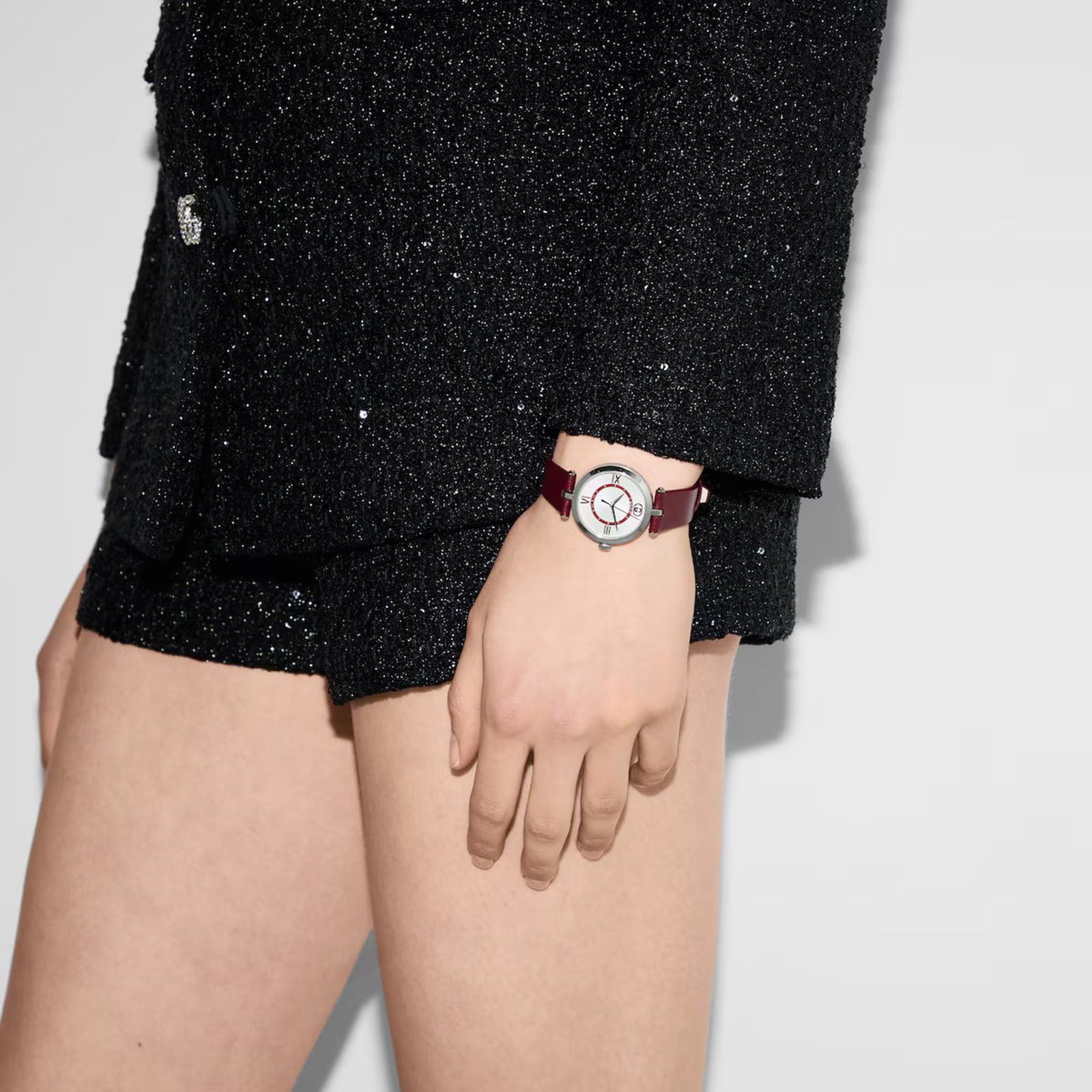 Gucci Model 2000 30mm Silver Dial Watch