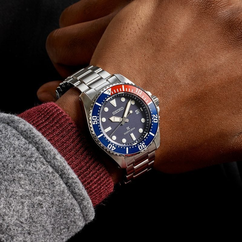 Seiko Prospex Solar Diver’s in Blue-Red-Blue Men's Watch