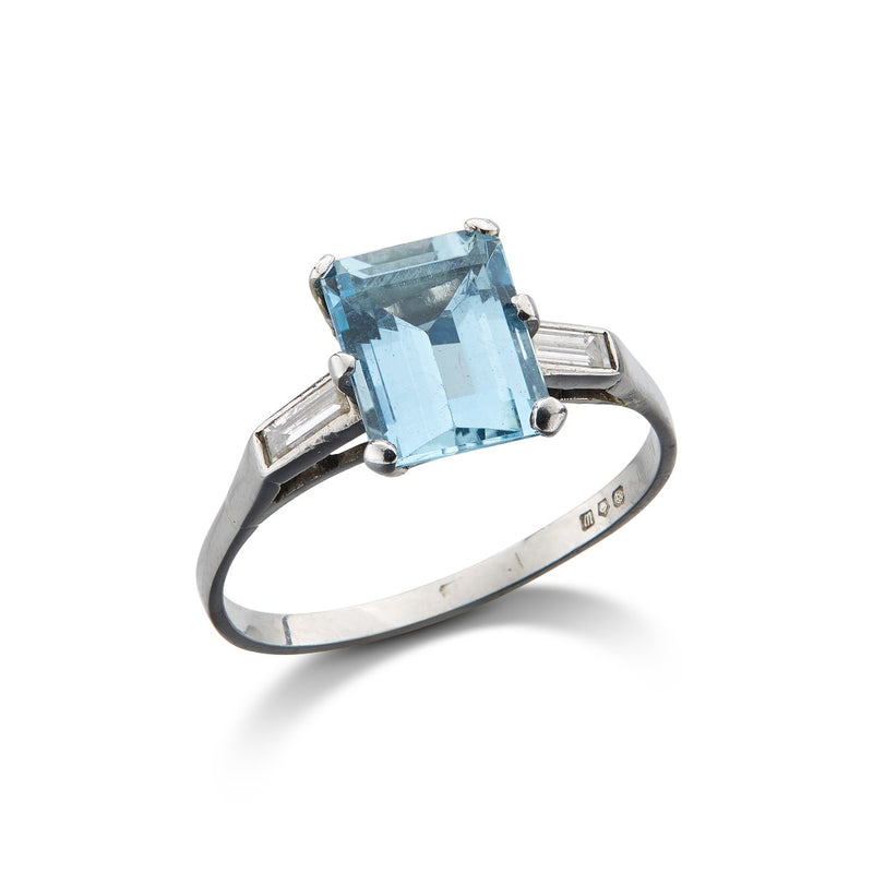 18ct White Gold Aquamarine & Diamond Ring